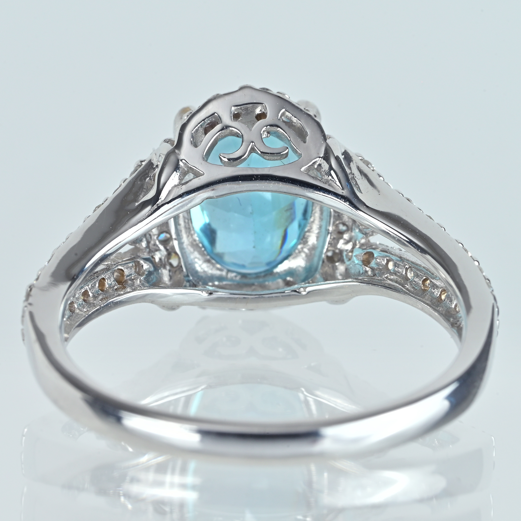 アクアマリンリング K18WG AQ2.31ct D0.47ct - 画像 (5)