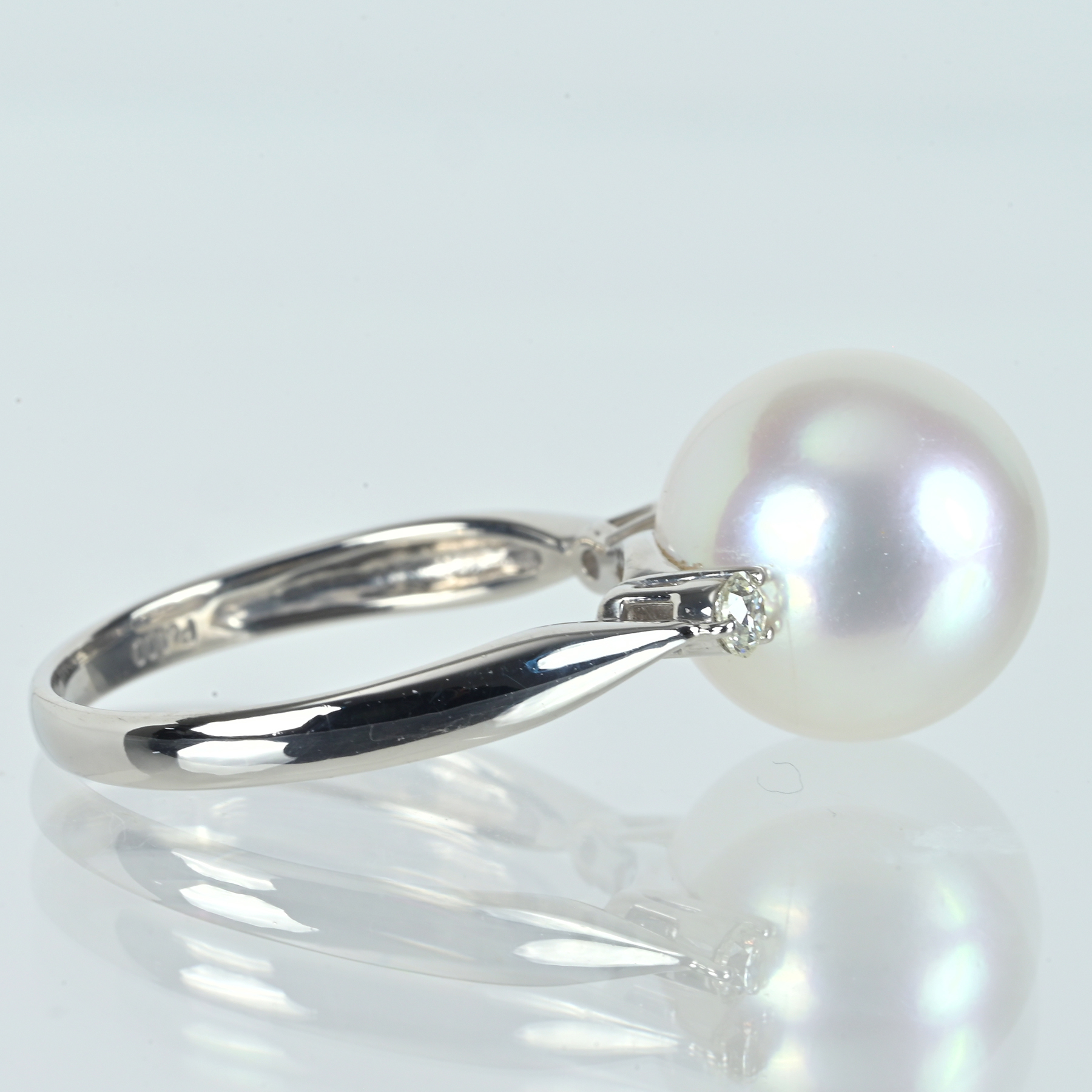 南洋白蝶パールリング PT900 11.3mm D0.10ct - 画像 (4)