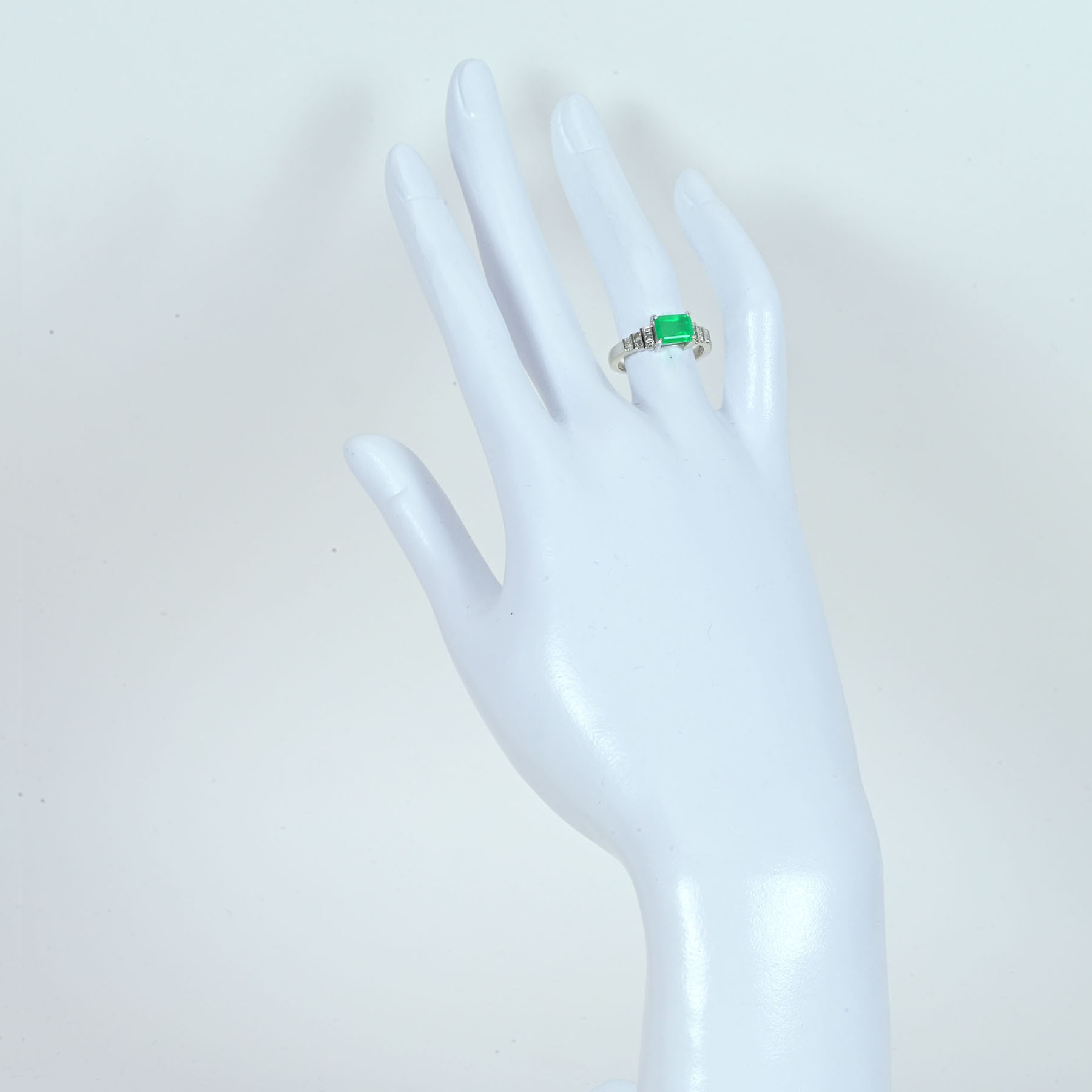 エメラルドリング K18WG E1.00ct D0.30ct - 画像 (6)