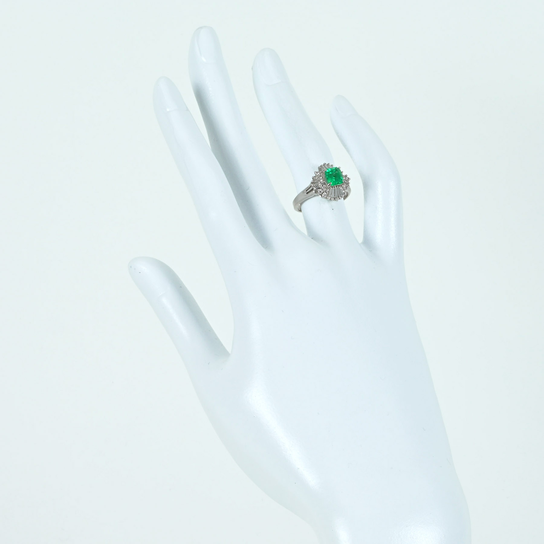 エメラルドリング PT900 E0.75ct D0.47ct - 画像 (6)