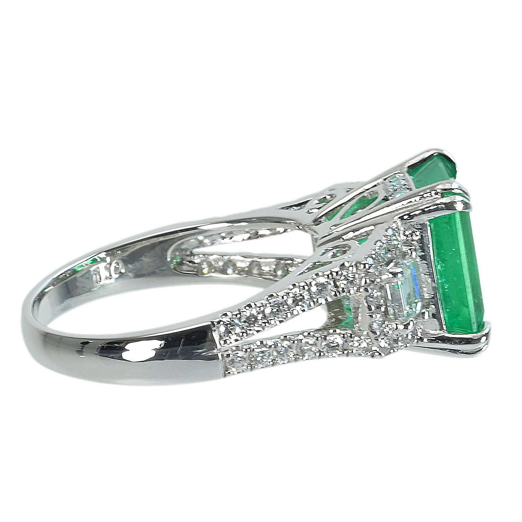 コロンビア産エメラルドリング K18WG E5.13ct D1.10ct - 画像 (4)