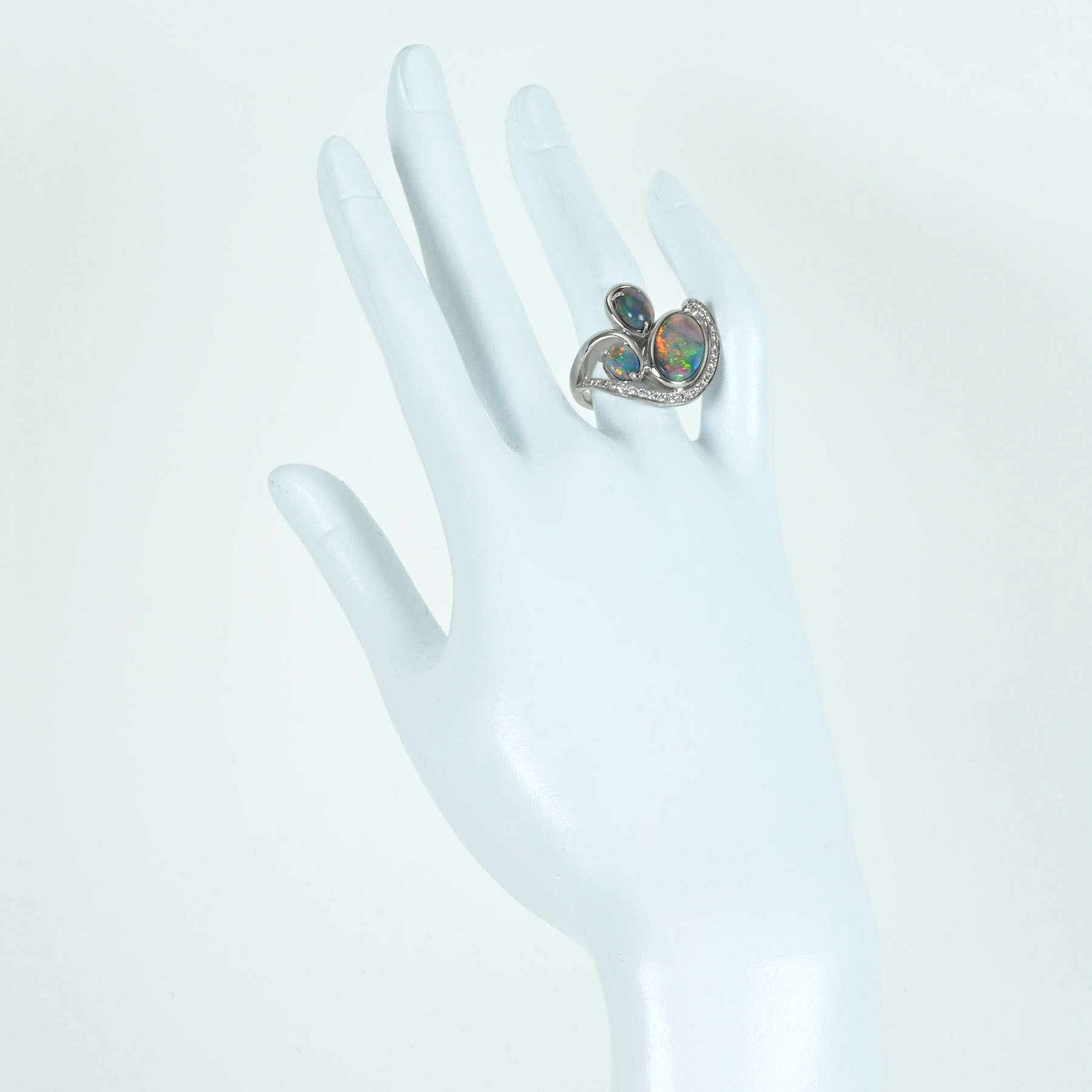 ブラックオパールリング K18WG BOP1.67ct BOP0.77ct BOP0.50ct D0.20ct - 画像 (6)