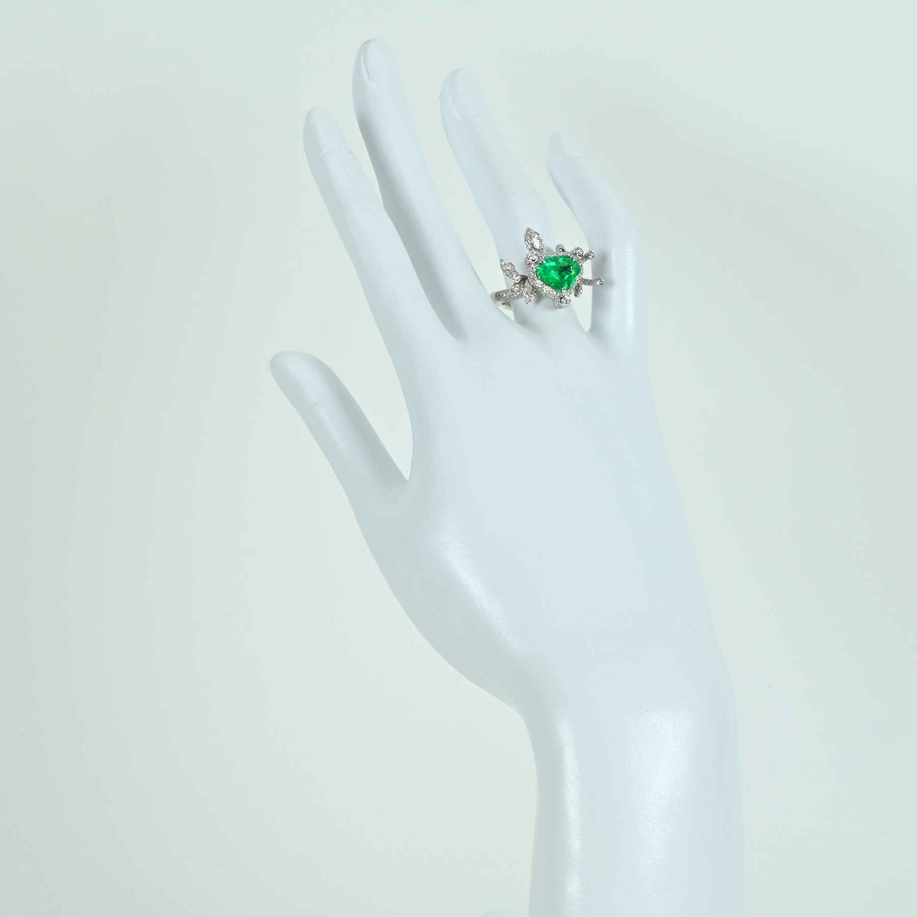 コロンビア産エメラルドリング K18WG E2.37ct D1.7ct - 画像 (6)