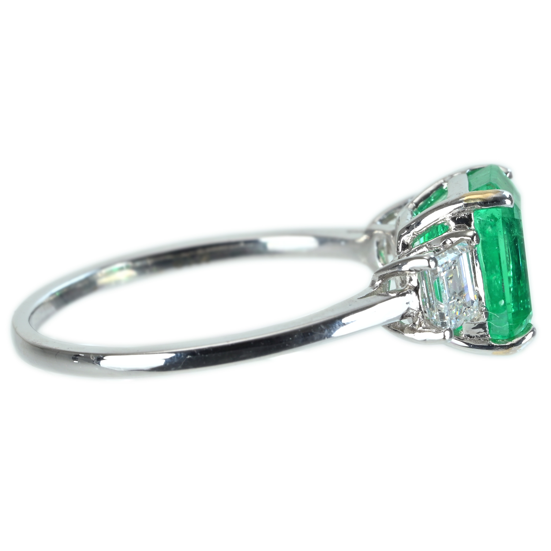 エメラルドリング K18WG E2.21ct D0.52ct - 画像 (4)