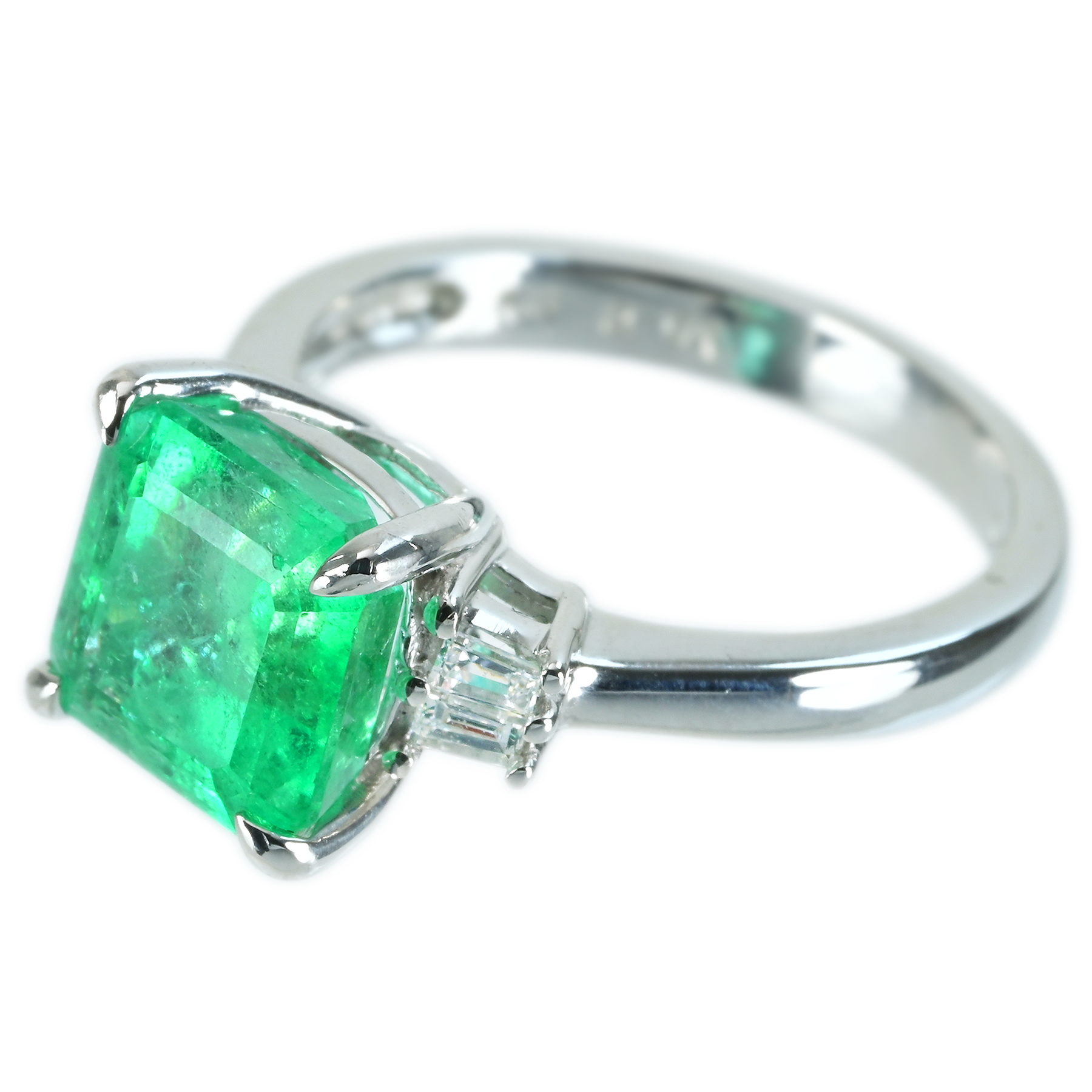 エメラルドリング K18WG E2.91ct D0.15ct - 画像 (3)