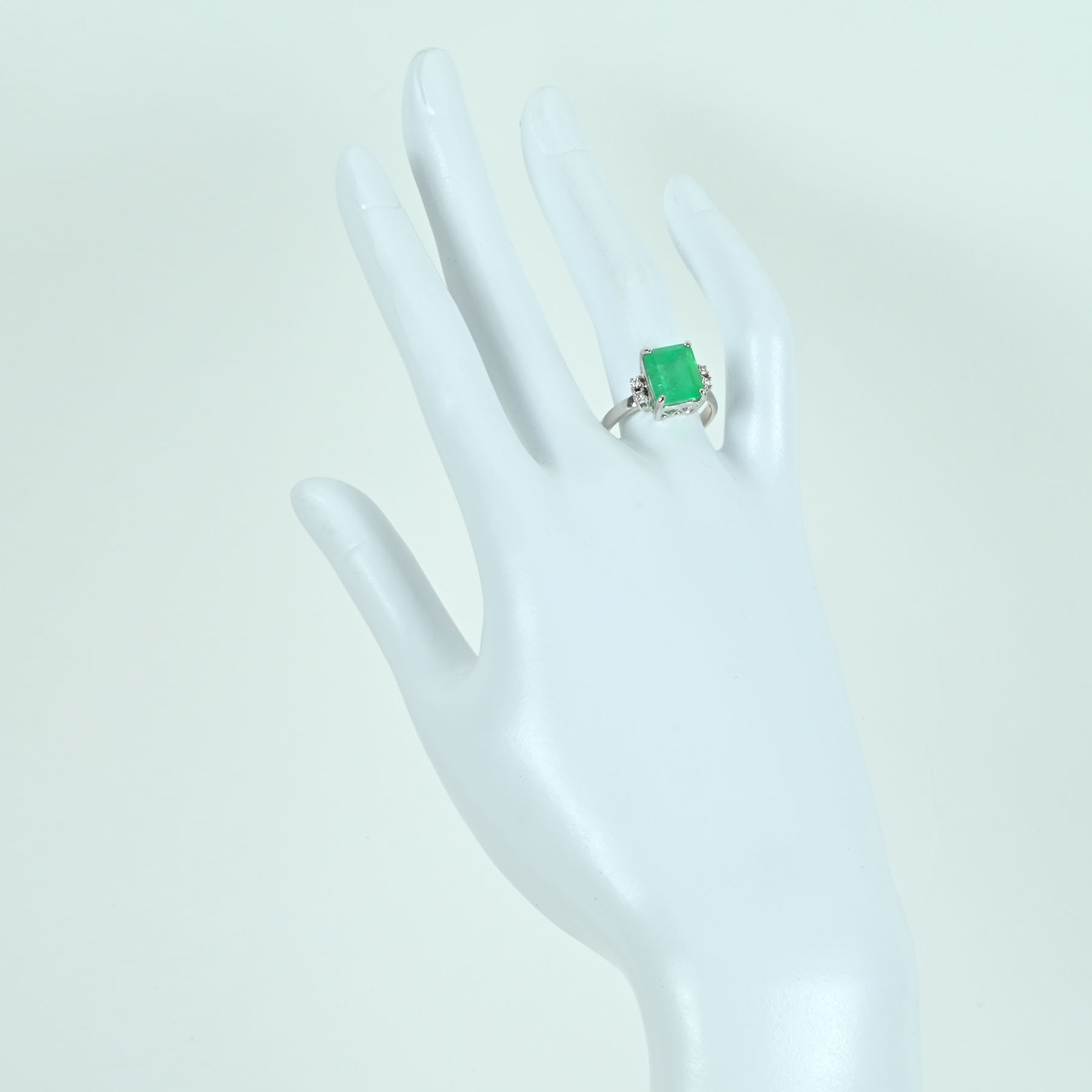 エメラルドリング K18WG E4.41ct D0.09ct - 画像 (6)